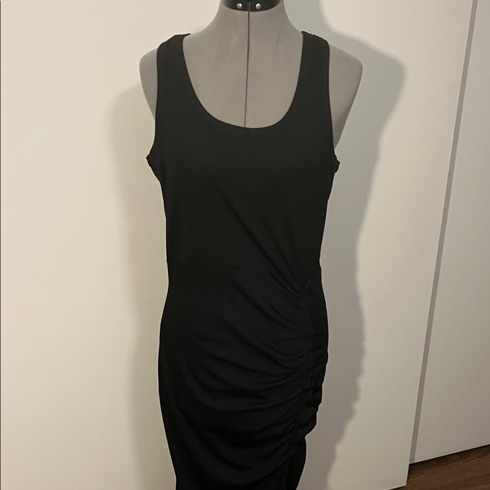 Chic Black Sleeveless Midi Dress